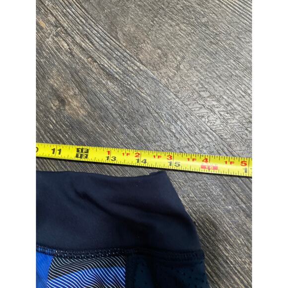 Athleta Shorts Size M - Picture 6 of 9